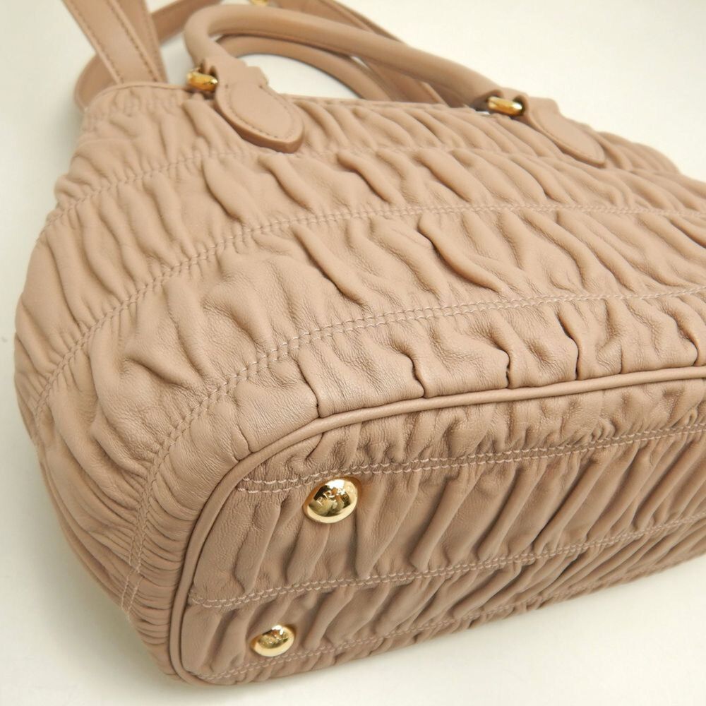 PRADA 1BA172 2-Way Pleated Handbag in Pink Beige Leather, Women's, 253553 - Picture 7 of 10